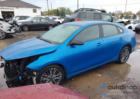 2023 Kia Forte Gt-Line z USA, uszkodzony, nr VIN 3KPF54AD9PE562680